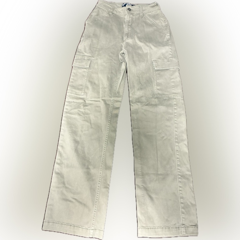 HOLLISTER | Ultra High-Rise Dad Cargo Pants | Sage Green | W24R | Like New
